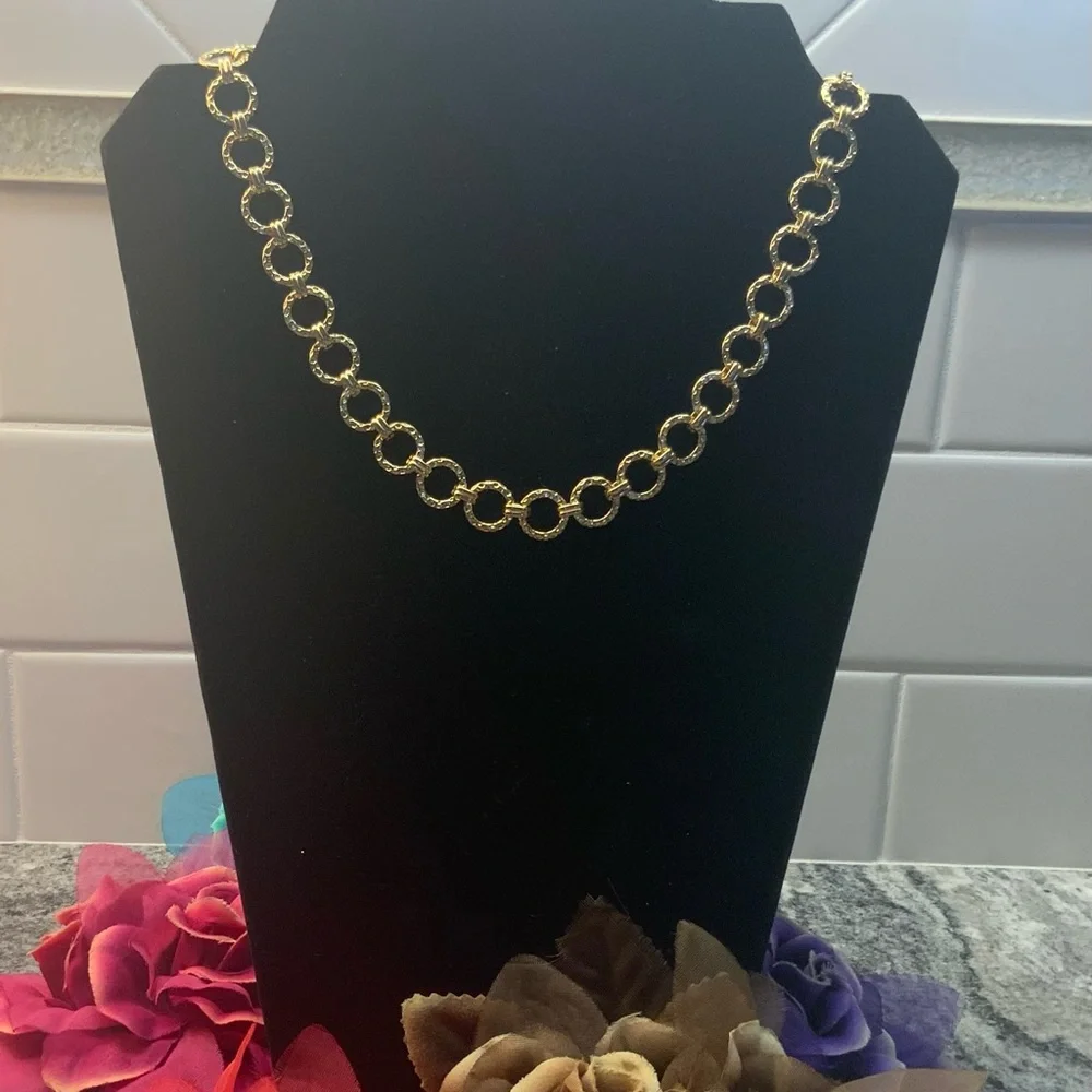♥️BRAND NEW 18k yellow gold over silver hammered circle necklace.Bloomingdale’s - Picture 3 of 7